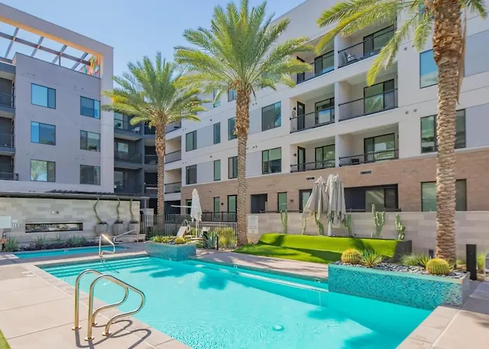 Apartment Heart Of 1bd With Pool Gym Parking