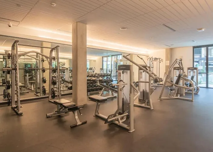 Heart Of 1bd With Pool Gym Parking *