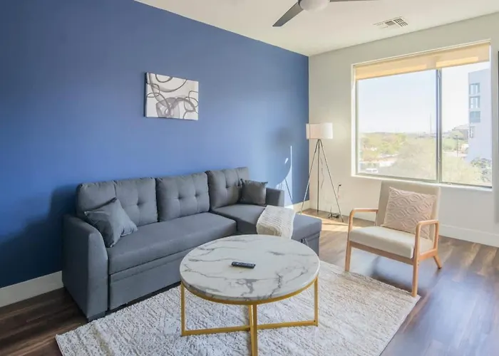 Heart Of 1bd With Pool Gym Parking