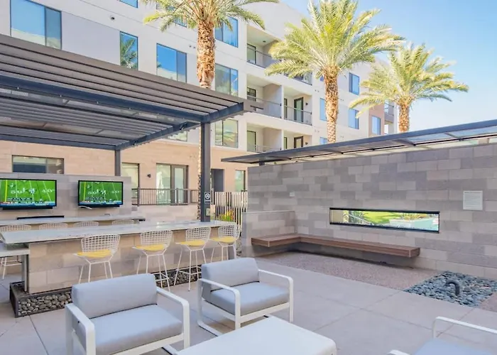 Apartment Heart Of 1bd With Pool Gym Parking *